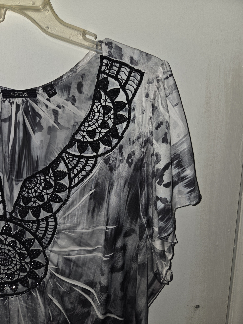 Apt. 9 Embellished V-Neck Tie-Dye Leopard Print Top in White and Red - Picture 6 of 7